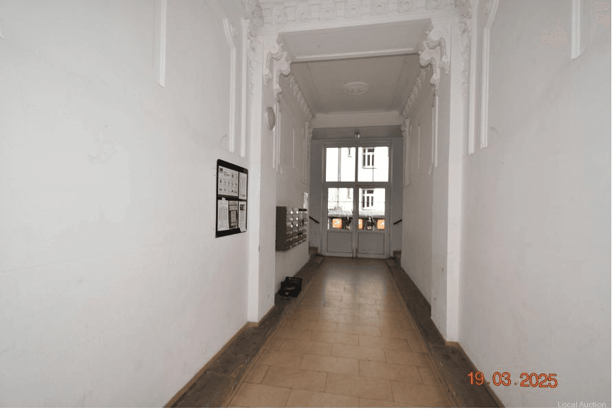 Property Inside Image perspectiv 1